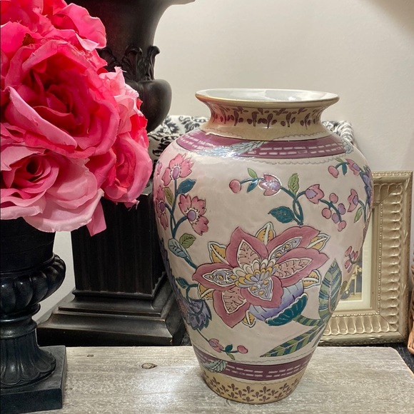 Other - Vintage 1970’s-1980’s Toyo Bainbridge Collection Vase!